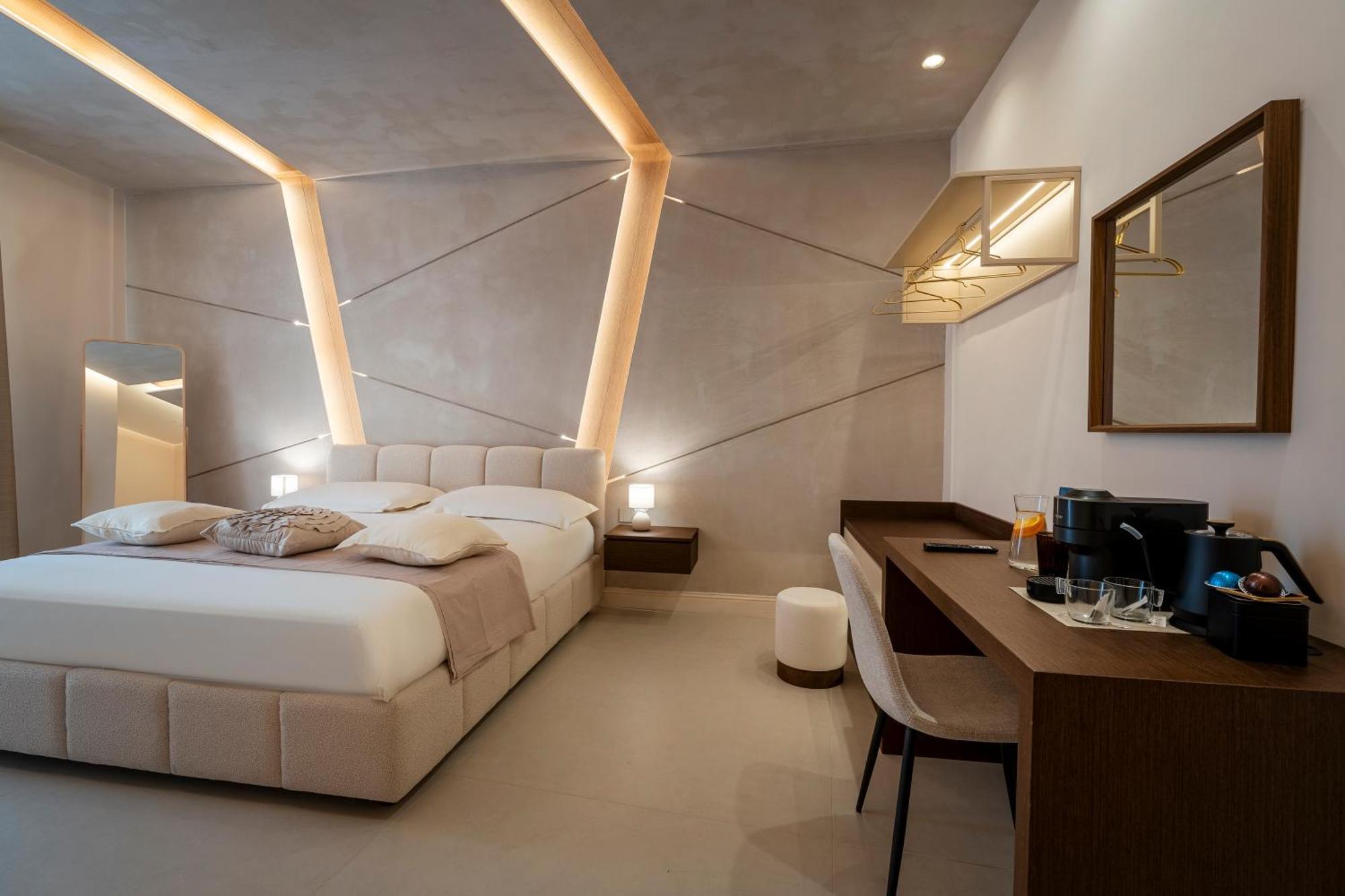 Halo Suite Naples Exterior photo