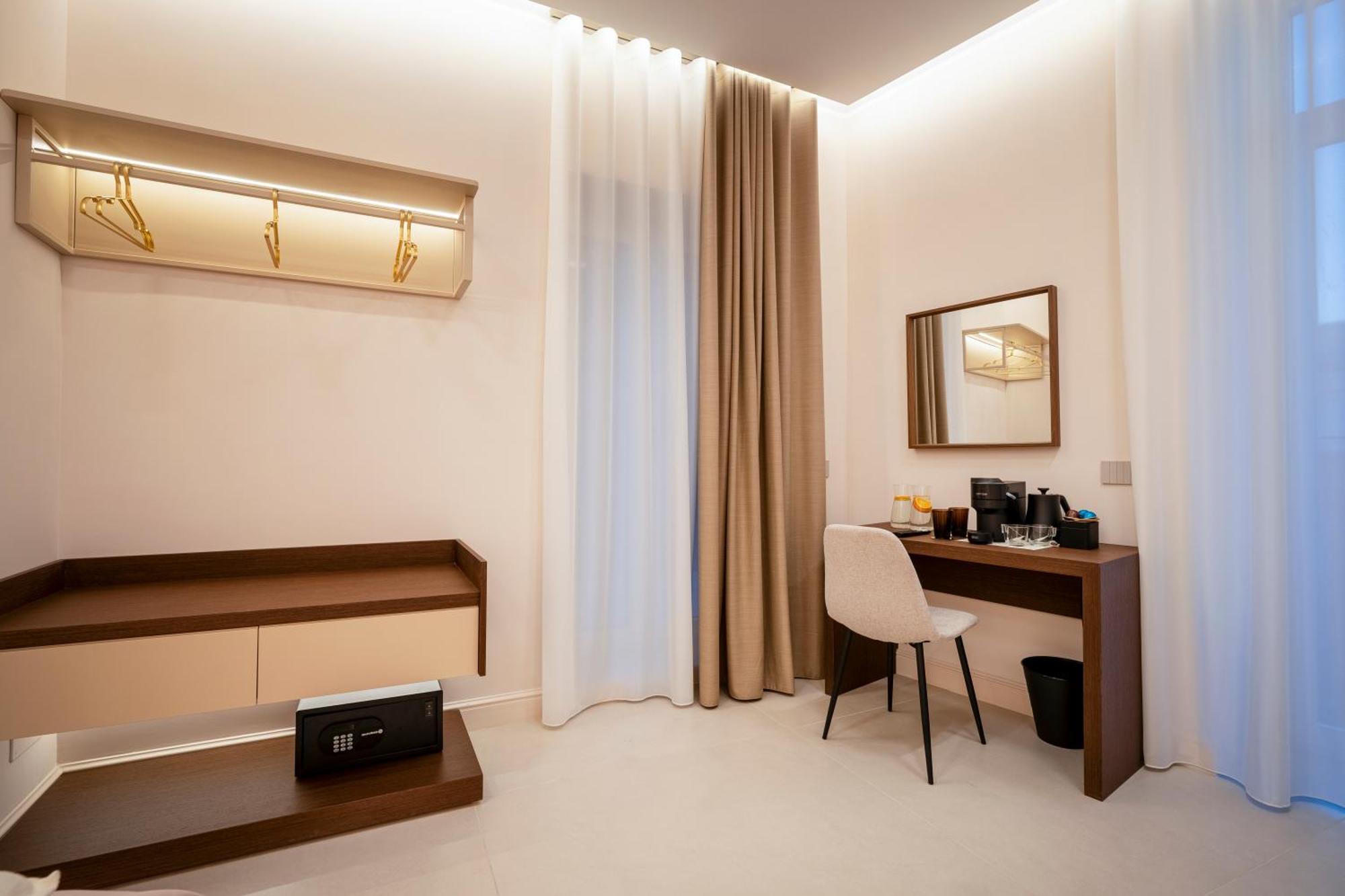 Halo Suite Naples Exterior photo